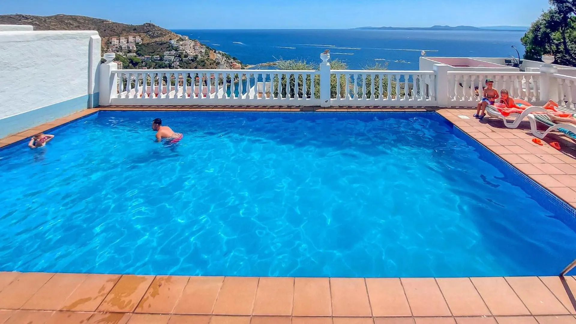 Apartment With Furnished Terrace Roses Espanha