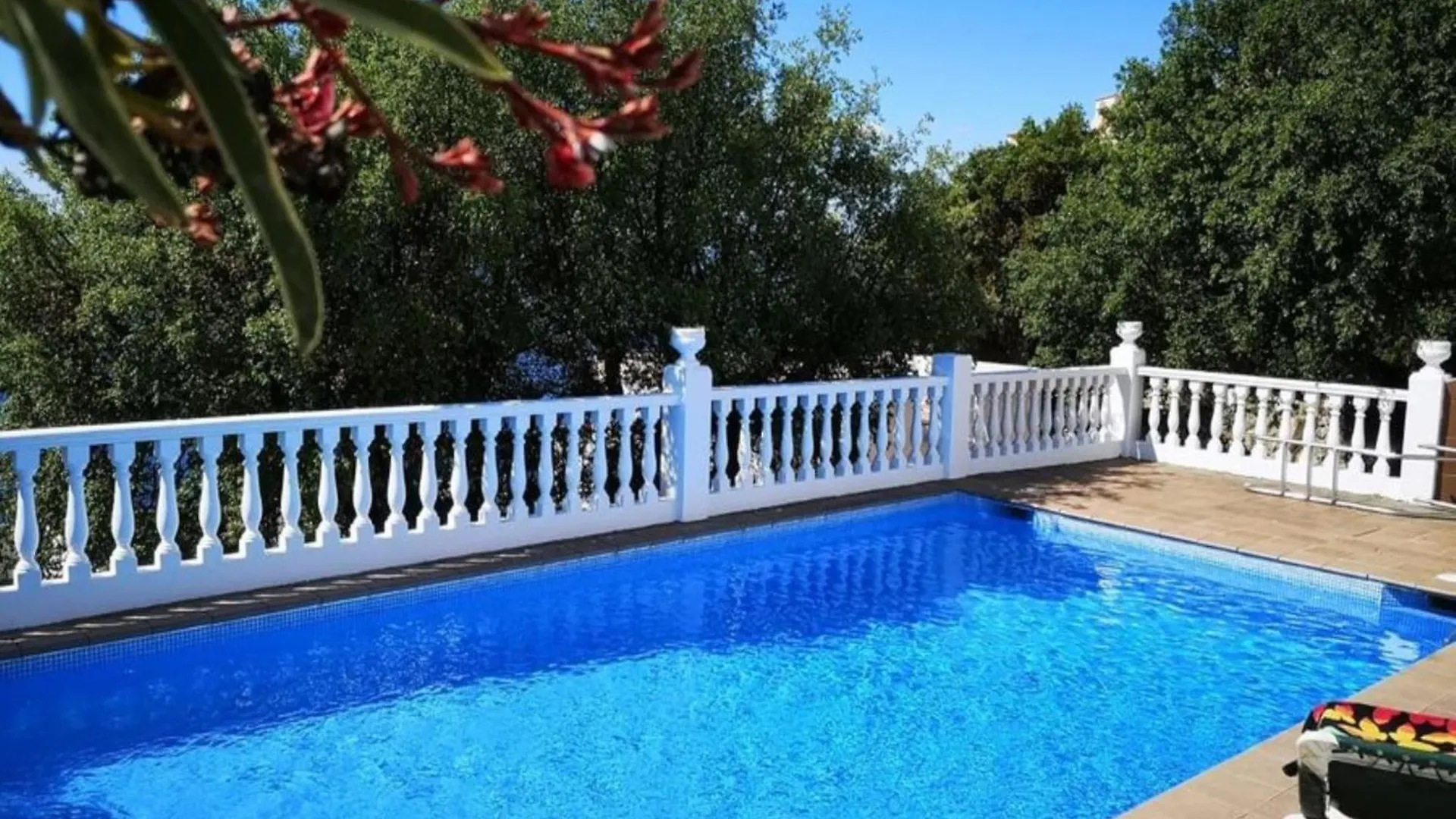 Apartment With Furnished Terrace Roses